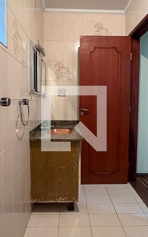 Casa à venda com 240m², 4 quartos e 4 vagasBanheiro Social