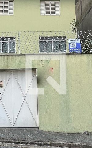 Casa à venda com 240m², 4 quartos e 4 vagasFachada