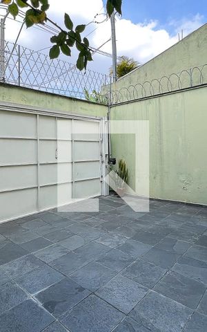 Casa à venda com 240m², 4 quartos e 4 vagasGaragem