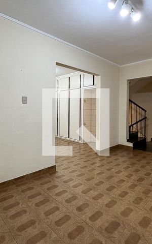 Casa à venda com 240m², 4 quartos e 4 vagasCopa