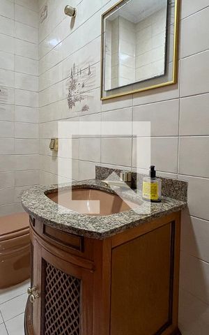 Casa à venda com 240m², 4 quartos e 4 vagasLavabo
