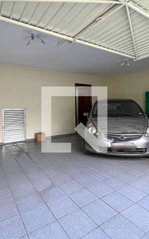 Casa à venda com 240m², 4 quartos e 4 vagasGaragem