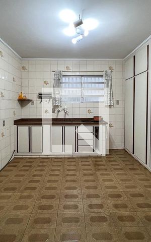 Casa à venda com 240m², 4 quartos e 4 vagasCozinha