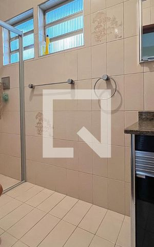 Casa à venda com 240m², 4 quartos e 4 vagasBanheiro Social