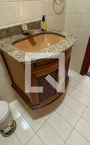 Casa à venda com 240m², 4 quartos e 4 vagasLavabo
