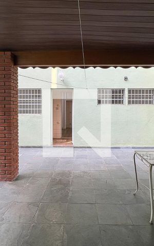 Casa à venda com 240m², 4 quartos e 4 vagasChurrasqueira