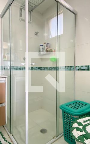 Apartamento à venda com 68m², 3 quartos e 1 vaga Apartamento à venda com 68m², 3 quartos e 1 vagaBanheiro da Suíte