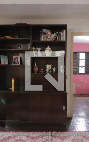 Casa à venda com 280m², 3 quartos e 2 vagasSala