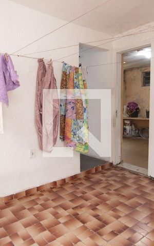 Casa à venda com 280m², 3 quartos e 2 vagasÁrea de serviço
