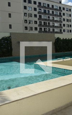 Apartamento à venda com 36m², 2 quartos e sem vagaÁrea comum - Piscina