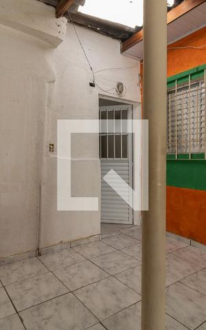 Casa à venda com 35m², 1 quarto e sem vaga Casa à venda com 35m², 1 quarto e sem vagaQuintal