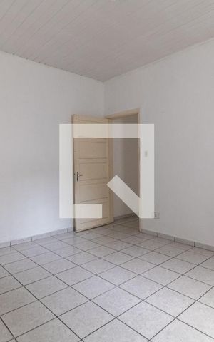 Casa à venda com 35m², 1 quarto e sem vaga Casa à venda com 35m², 1 quarto e sem vagaQuarto