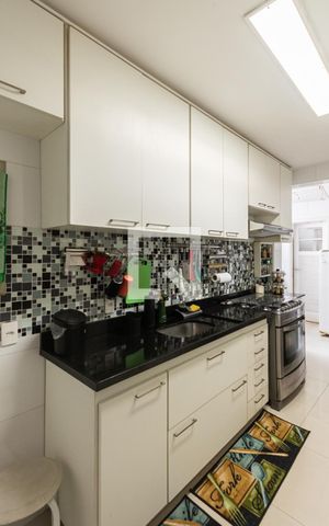Apartamento à venda com 240m², 4 quartos e 2 vagasCozinha e Área de Serviço