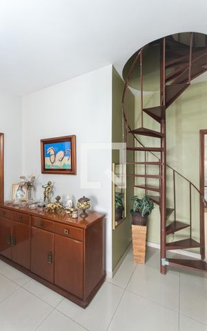 Apartamento à venda com 240m², 4 quartos e 2 vagasSala