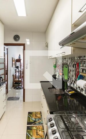Apartamento à venda com 240m², 4 quartos e 2 vagasCozinha e Área de Serviço