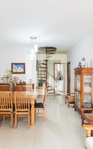 Apartamento à venda com 240m², 4 quartos e 2 vagasSala