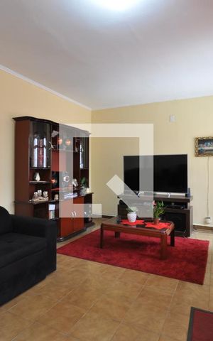 Casa à venda com 223m², 3 quartos e 2 vagasSala