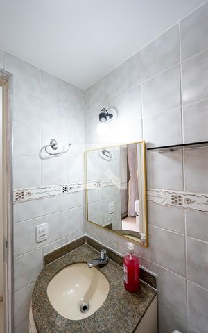 Apartamento para alugar com 61m², 2 quartos e 1 vaga Apartamento para alugar com 61m², 2 quartos e 1 vagaBanheiro da Suíte