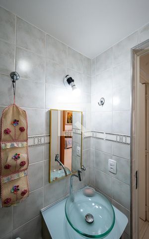 Apartamento para alugar com 61m², 2 quartos e 1 vaga Apartamento para alugar com 61m², 2 quartos e 1 vagaBanheiro Social