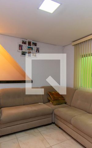 Casa à venda com 228m², 3 quartos e 1 vaga Casa à venda com 228m², 3 quartos e 1 vagaSala