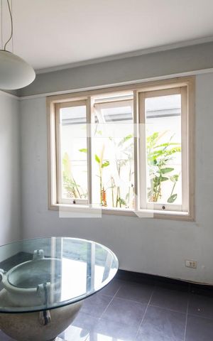 Casa de condomínio à venda com 750m², 5 quartos e 8 vagas Casa de condomínio à venda com 750m², 5 quartos e 8 vagasCopa