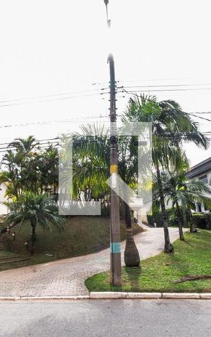 Casa de condomínio à venda com 750m², 5 quartos e 8 vagas Casa de condomínio à venda com 750m², 5 quartos e 8 vagasVista da Rua