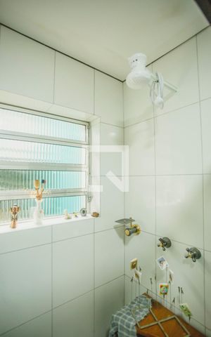 Casa à venda com 110m², 2 quartos e sem vaga Casa à venda com 110m², 2 quartos e sem vagaBanheiro - Chuveiro