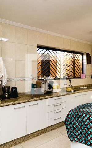 Casa à venda com 300m², 4 quartos e 3 vagasCozinha