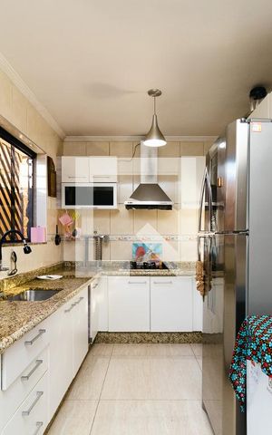 Casa à venda com 300m², 4 quartos e 3 vagasCozinha
