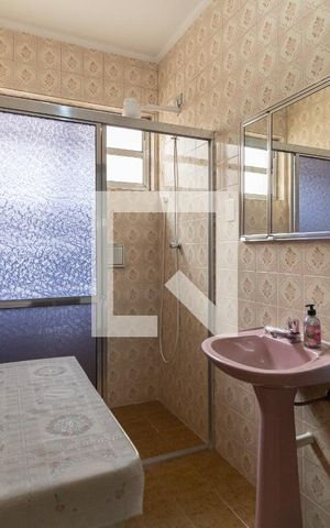 Casa à venda com 120m², 2 quartos e 1 vaga Casa à venda com 120m², 2 quartos e 1 vagaBanheiro 1