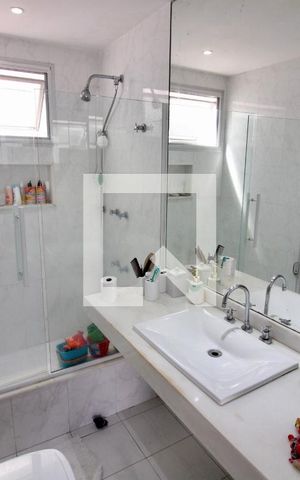 Apartamento à venda com 193m², 3 quartos e 2 vagas Apartamento à venda com 193m², 3 quartos e 2 vagasBanheiro da Suíte 3
