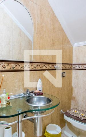 Casa à venda com 293m², 3 quartos e 3 vagas Casa à venda com 293m², 3 quartos e 3 vagasLavabo