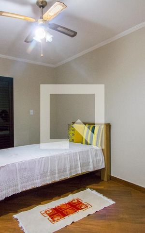 Casa à venda com 293m², 3 quartos e 3 vagas Casa à venda com 293m², 3 quartos e 3 vagasQuarto 2 - Suíte