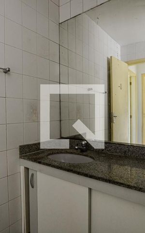 Apartamento à venda com 138m², 2 quartos e 2 vagas Apartamento à venda com 138m², 2 quartos e 2 vagasBanheiro da Suíte