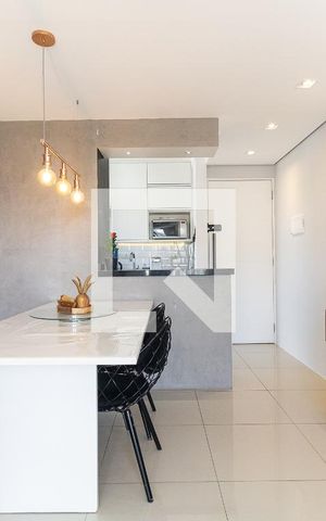 Apartamento à venda com 47m², 2 quartos e 1 vaga Apartamento à venda com 47m², 2 quartos e 1 vagaSala