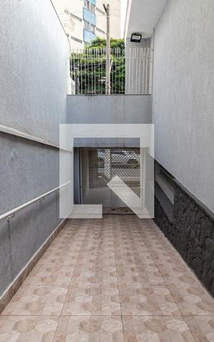 Casa para alugar com 445m², 3 quartos e 3 vagas Casa para alugar com 445m², 3 quartos e 3 vagasCorredor Lateral