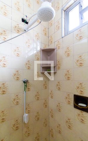 Casa à venda com 225m², 3 quartos e 2 vagas Casa à venda com 225m², 3 quartos e 2 vagasBanheiro 01