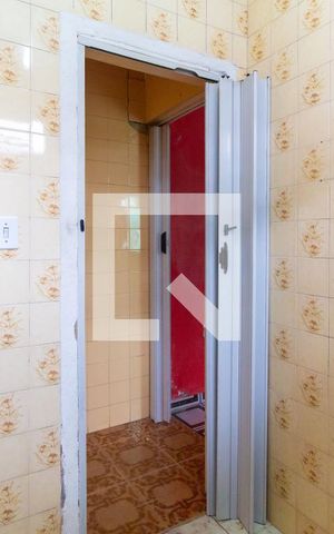 Casa à venda com 225m², 3 quartos e 2 vagas Casa à venda com 225m², 3 quartos e 2 vagasBanheiro 01