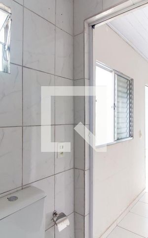 Casa à venda com 225m², 3 quartos e 2 vagas Casa à venda com 225m², 3 quartos e 2 vagasBanheiro 02