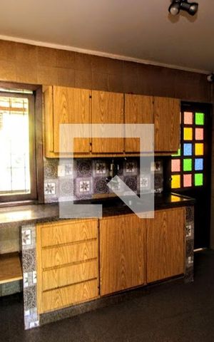 Casa à venda com 380m², 5 quartos e 6 vagasCozinha