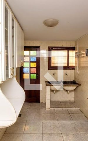 Casa à venda com 380m², 5 quartos e 6 vagasCozinha
