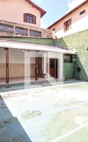 Casa à venda com 380m², 5 quartos e 6 vagasÁrea externa
