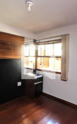 Casa à venda com 380m², 5 quartos e 6 vagasQuarto