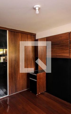 Casa à venda com 380m², 5 quartos e 6 vagasQuarto