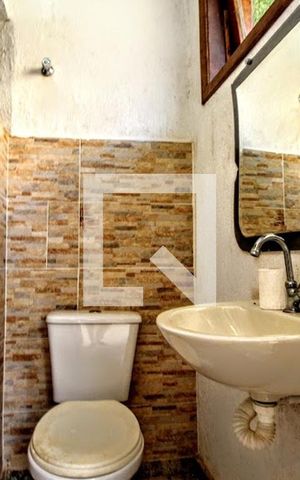 Casa à venda com 380m², 5 quartos e 6 vagasBanheiro
