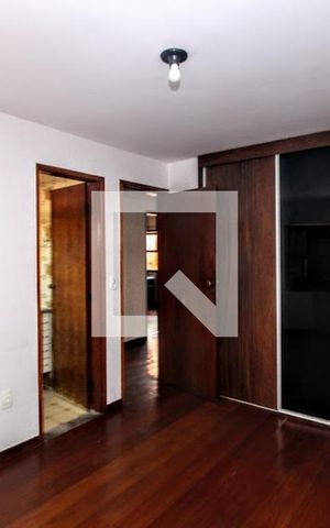 Casa à venda com 380m², 5 quartos e 6 vagasQuarto