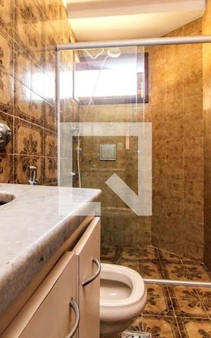 Casa à venda com 380m², 5 quartos e 6 vagasBanheiro
