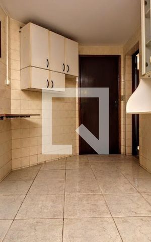 Casa à venda com 380m², 5 quartos e 6 vagasCozinha