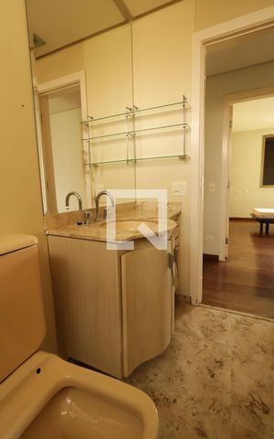 Apartamento à venda com 245m², 4 quartos e 3 vagasBanheiro 1