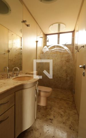 Apartamento à venda com 245m², 4 quartos e 3 vagasBanheiro 2